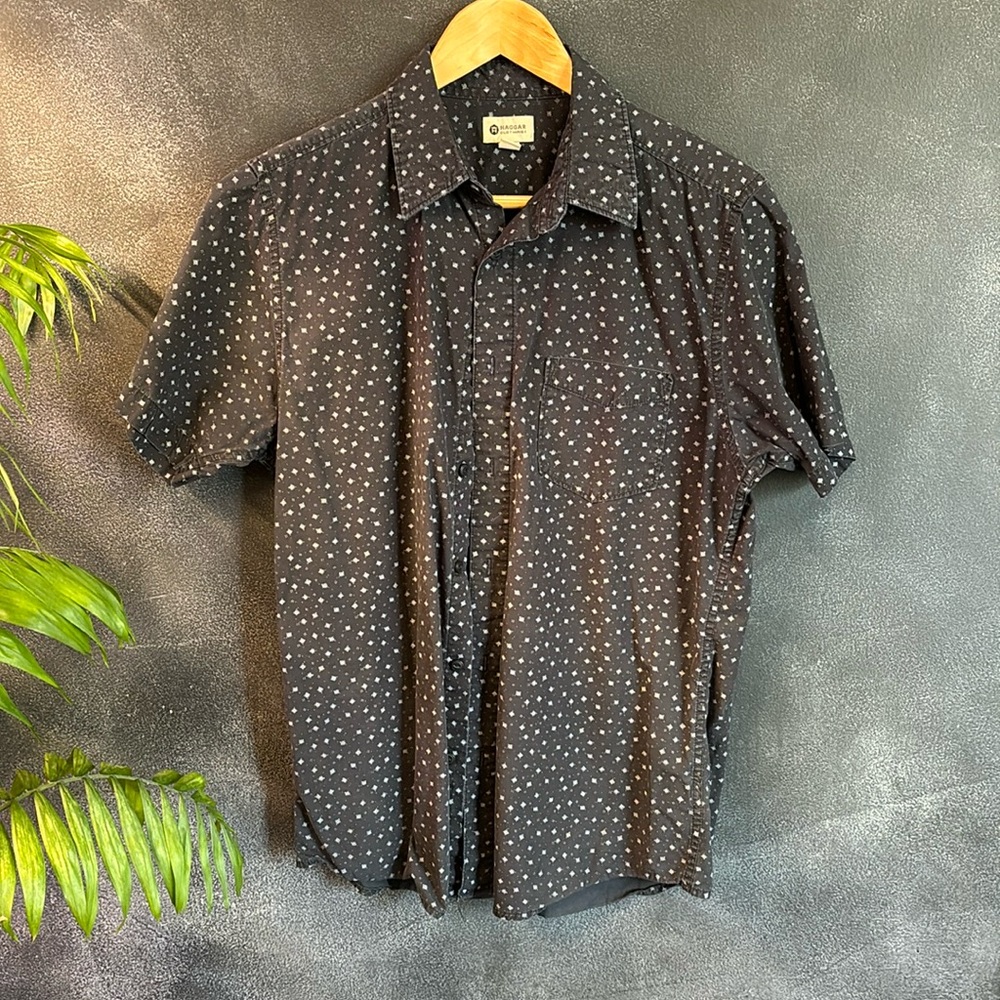 Haggar medium short sleeve shirt Handsome dress & casual black & white sexy